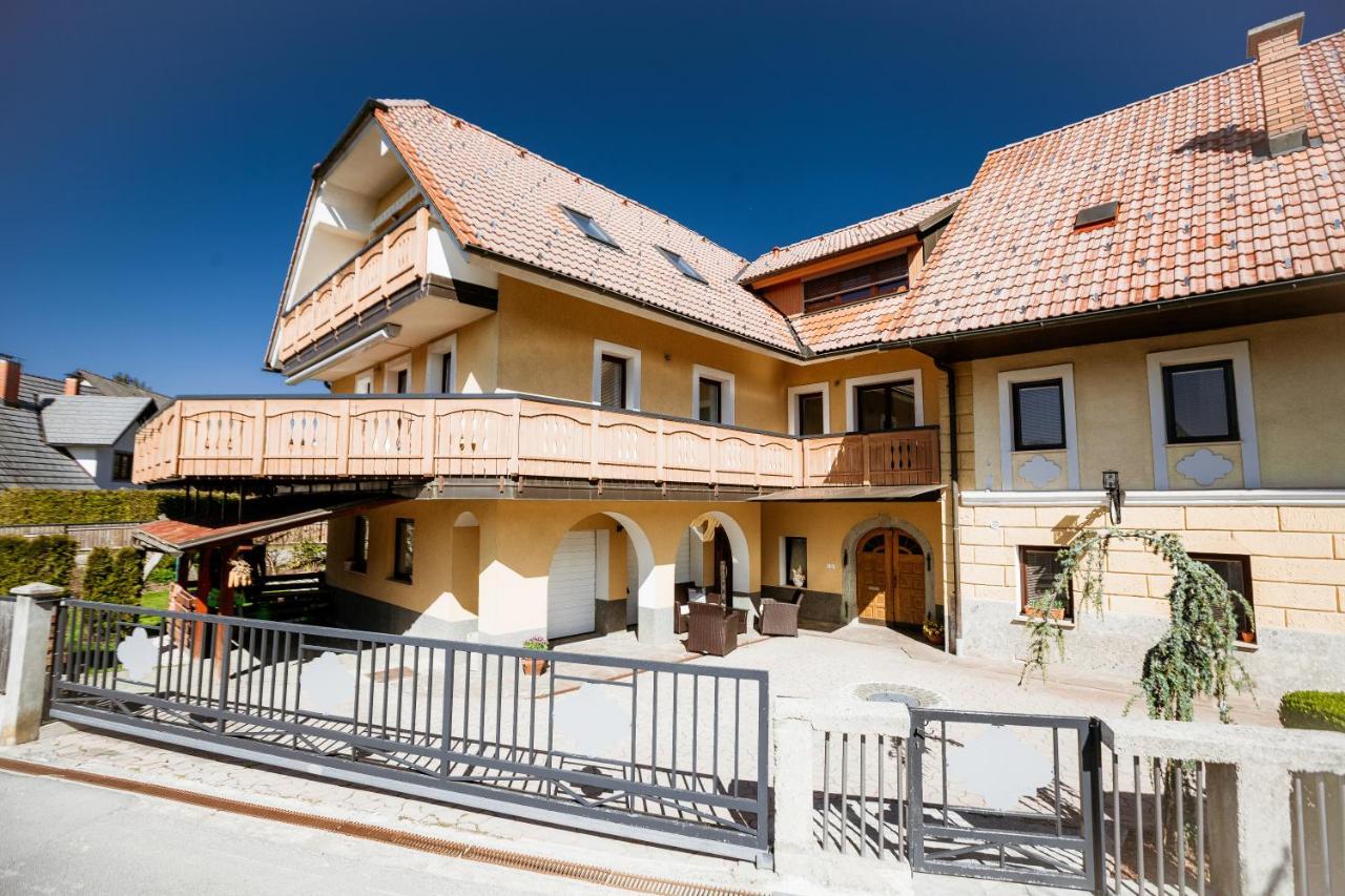 Mama Mia Apartments Радовлиця Екстер'єр фото