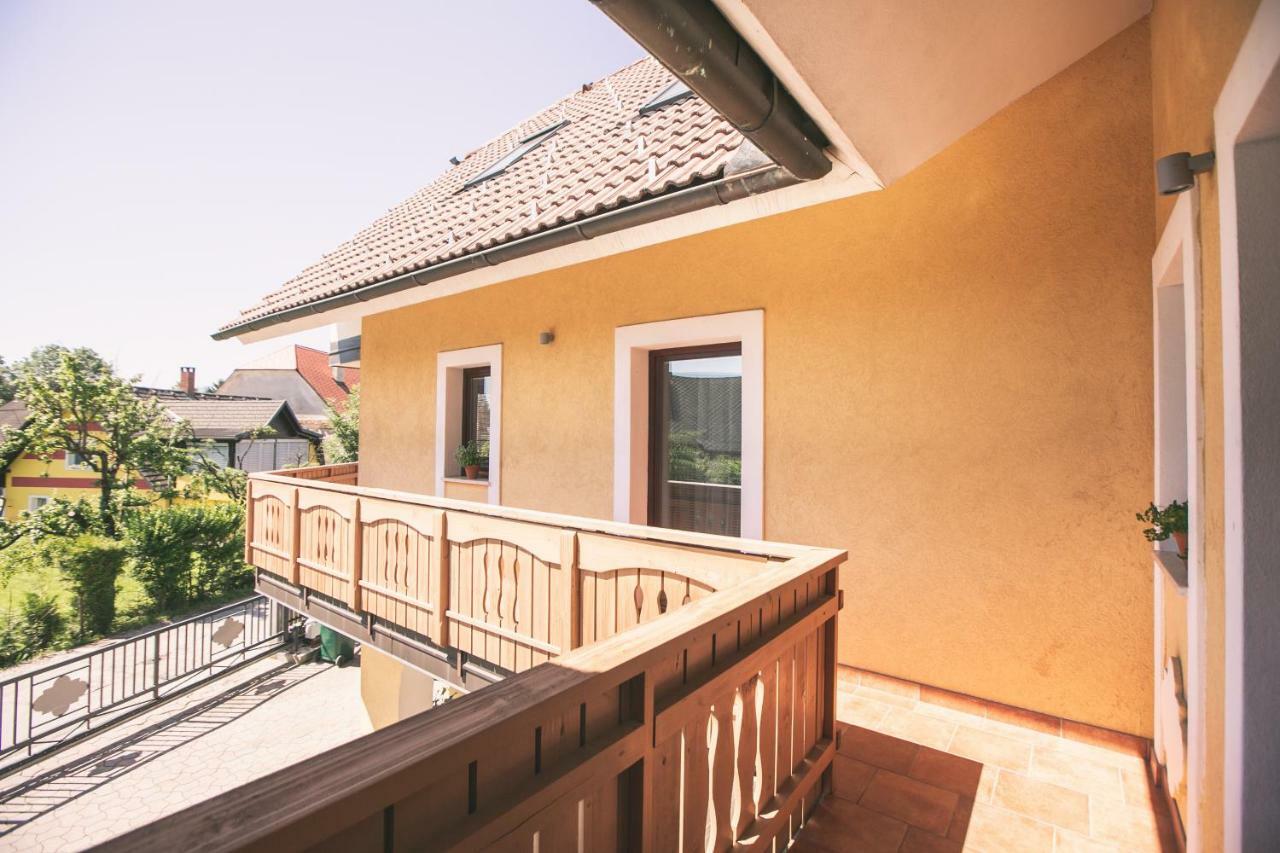 Mama Mia Apartments Радовлиця Екстер'єр фото